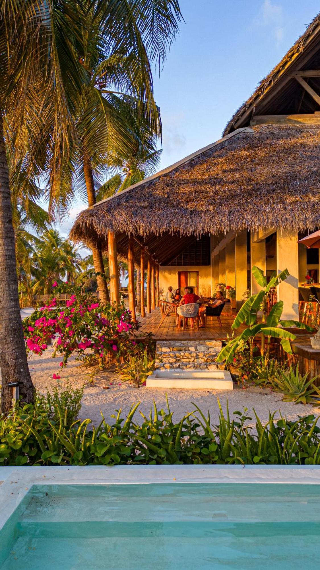 81 Palms Resort Nembrala Exterior photo